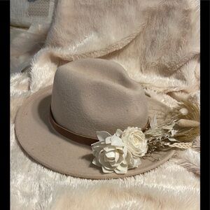 BHLDN Thirteen 48 Jazz Floral Hat. NWT